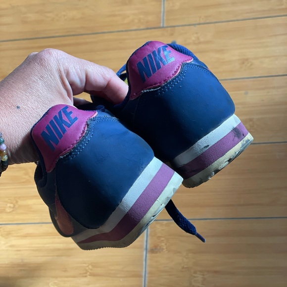 Nike Cortez in navy blue and pink size 6 - Picture 2 of 2